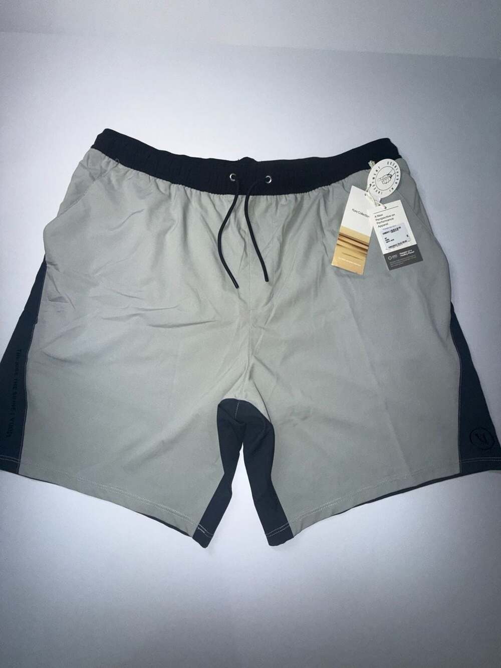 Vuori Kore Collection Shorts Size XXL Gray Black Drawstring Athletic